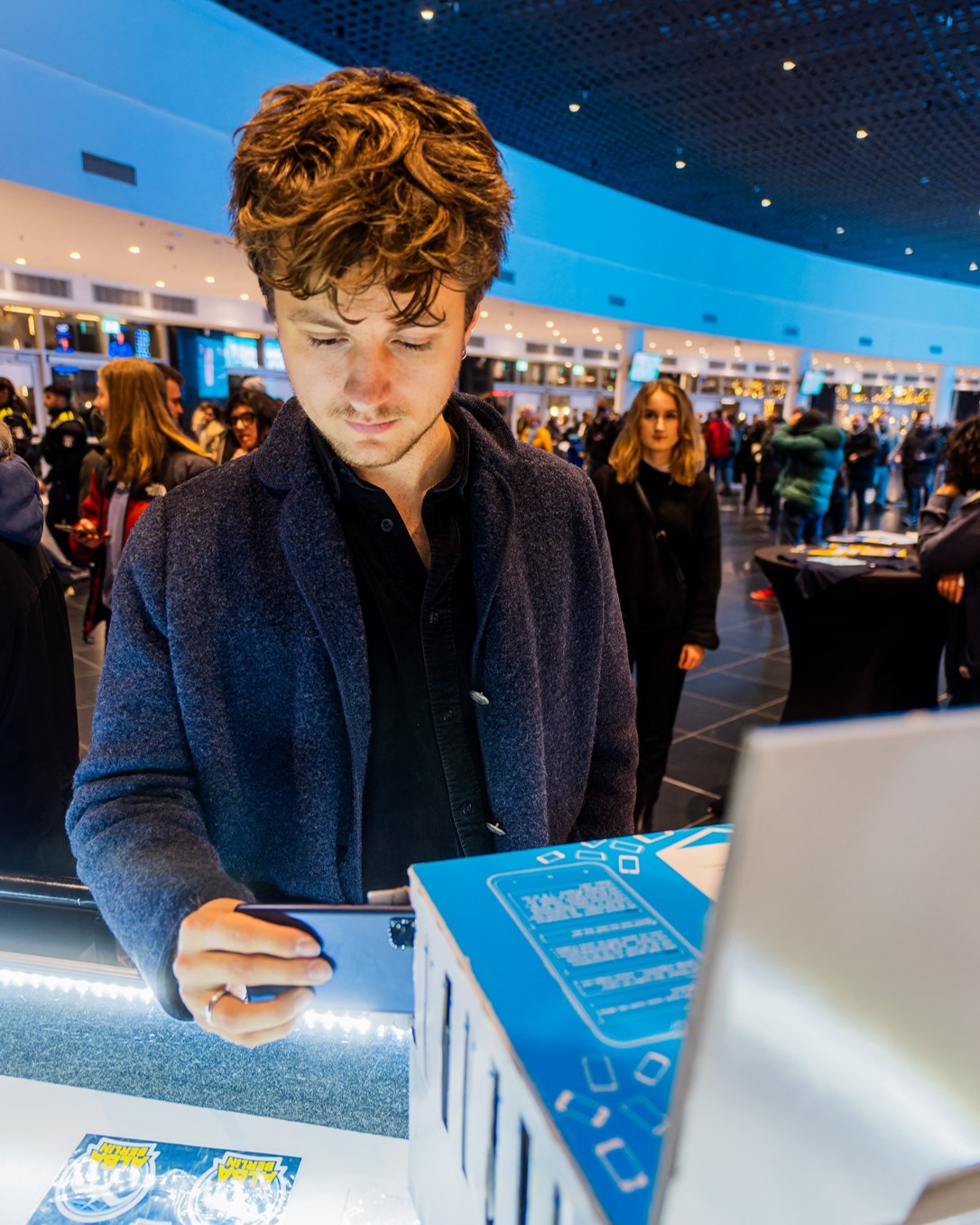 Handyspende_Interzero_ALBA_BERLIN_Schubladen-Handy