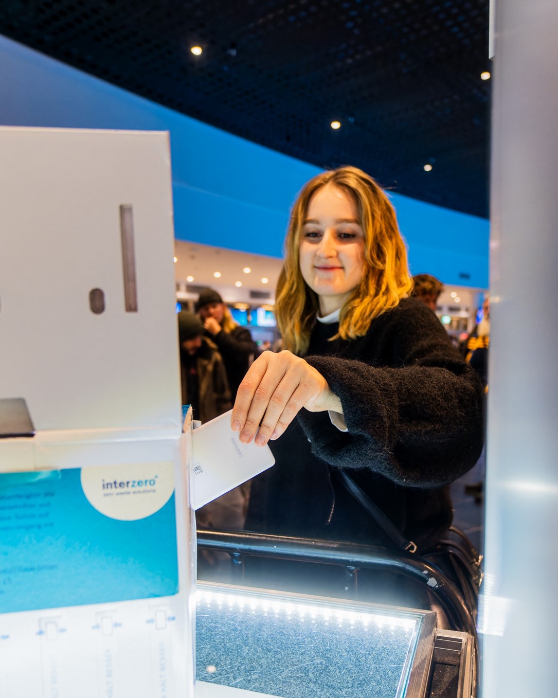 Handyspende_Interzero_ALBA_BERLIN_Schubladen-Handy8