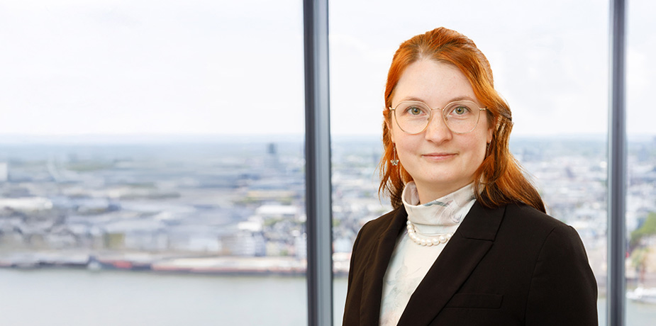 Svenja__925x460__blanc