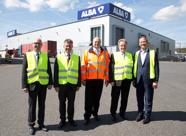 State Minister Franz Untersteller visits the ALBA waste sorting plant in Walldürn State Minister Franz Untersteller visits the ALBA waste sorting plant in Walldürn
